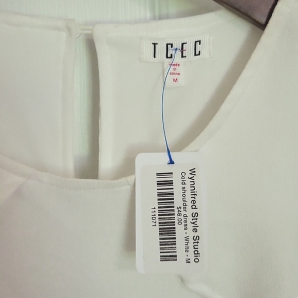 TCEC Ruffle Sleeve Dress - Picture 3 of 3